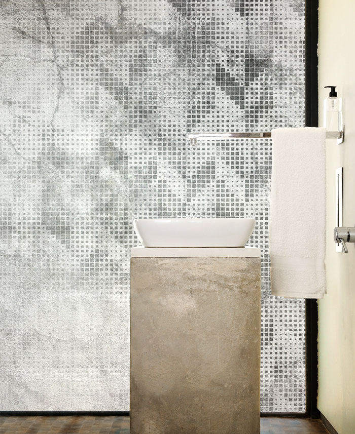 instabilelab wallpaper bathroom 1